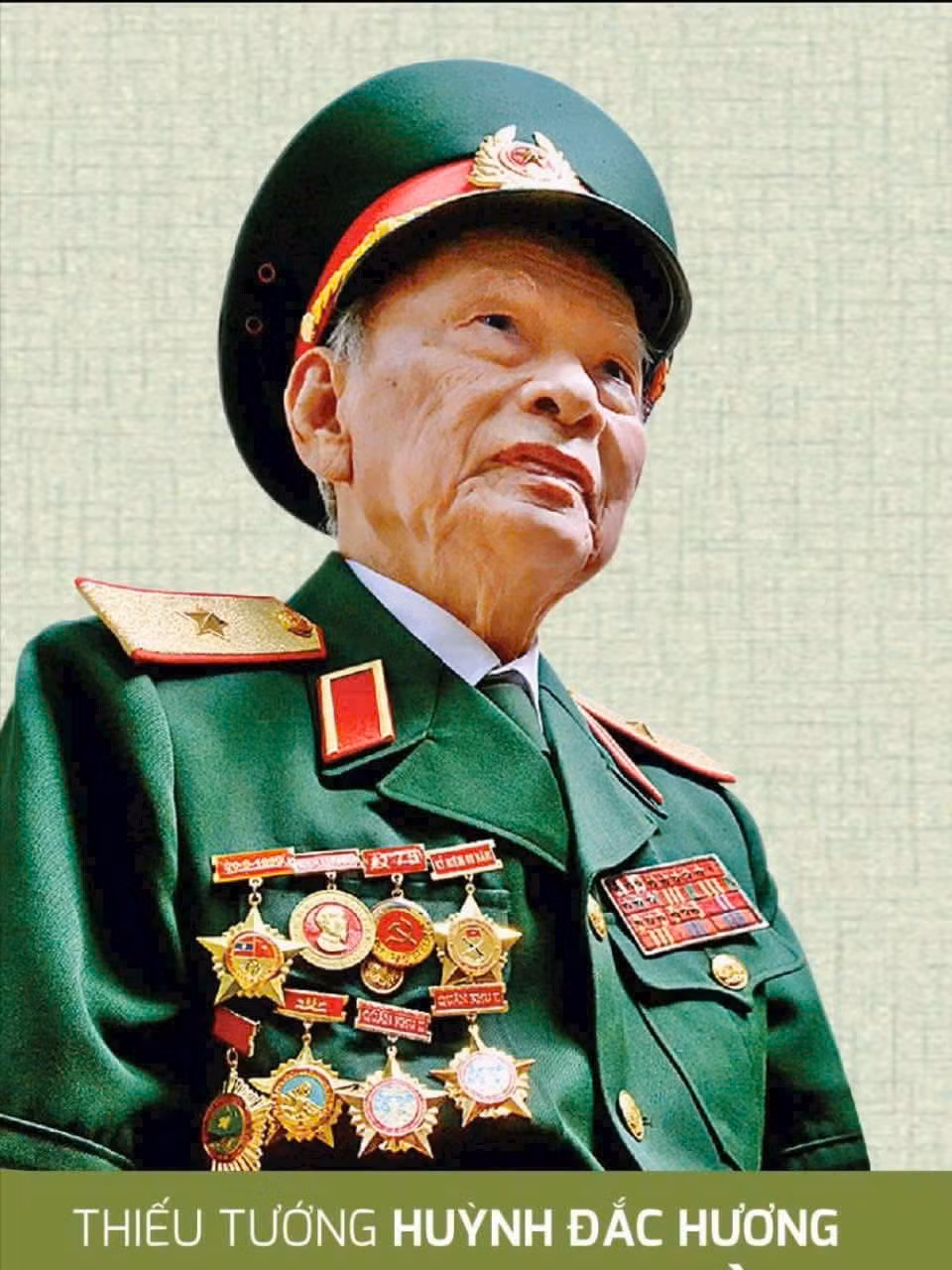 Chuyen nguoi chinh uy dau tien cua Su doan Bo binh 1 anh hung