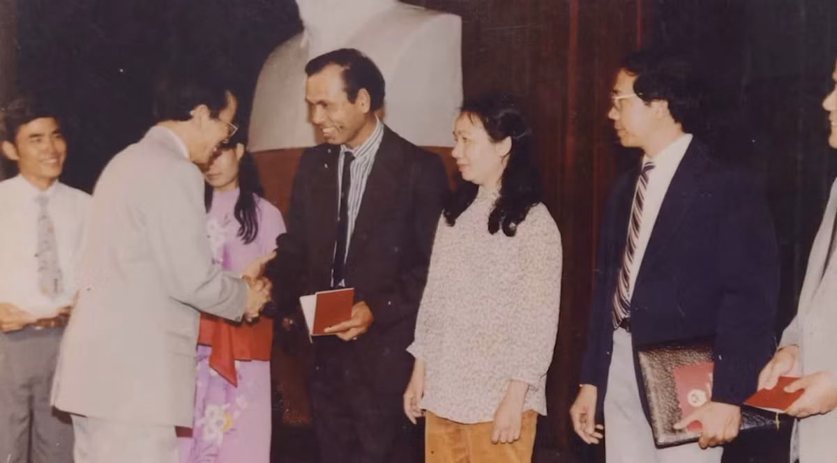 Co GS Nguyen Huu Chi: Dong song lang le dap boi tri thuc-Hinh-2