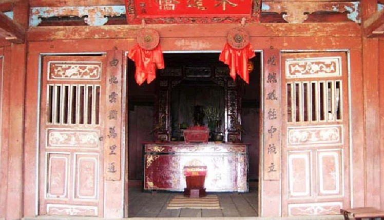 Giai ma doi mat bi an tren cua go o pho co Hoi An