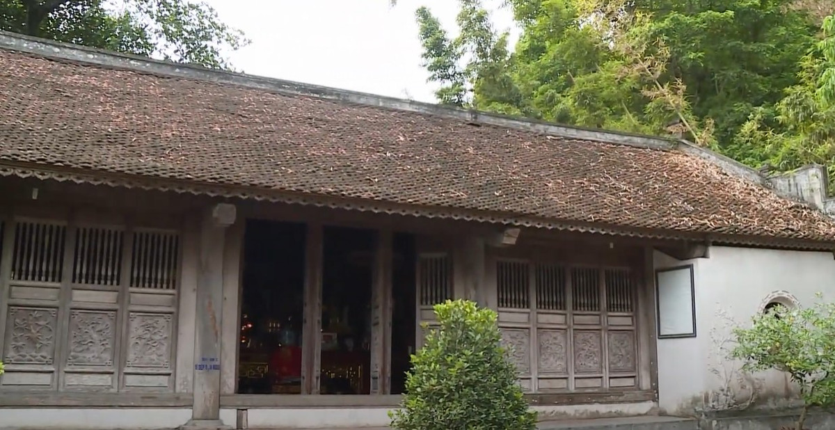 Den Truc - Ngu Dong Thi Son: Chon yen binh ben dong song Day-Hinh-2