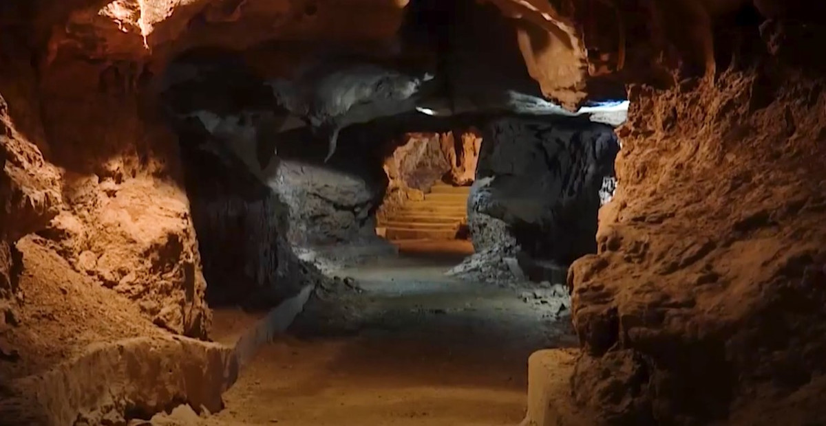 Den Truc - Ngu Dong Thi Son: Chon yen binh ben dong song Day-Hinh-5