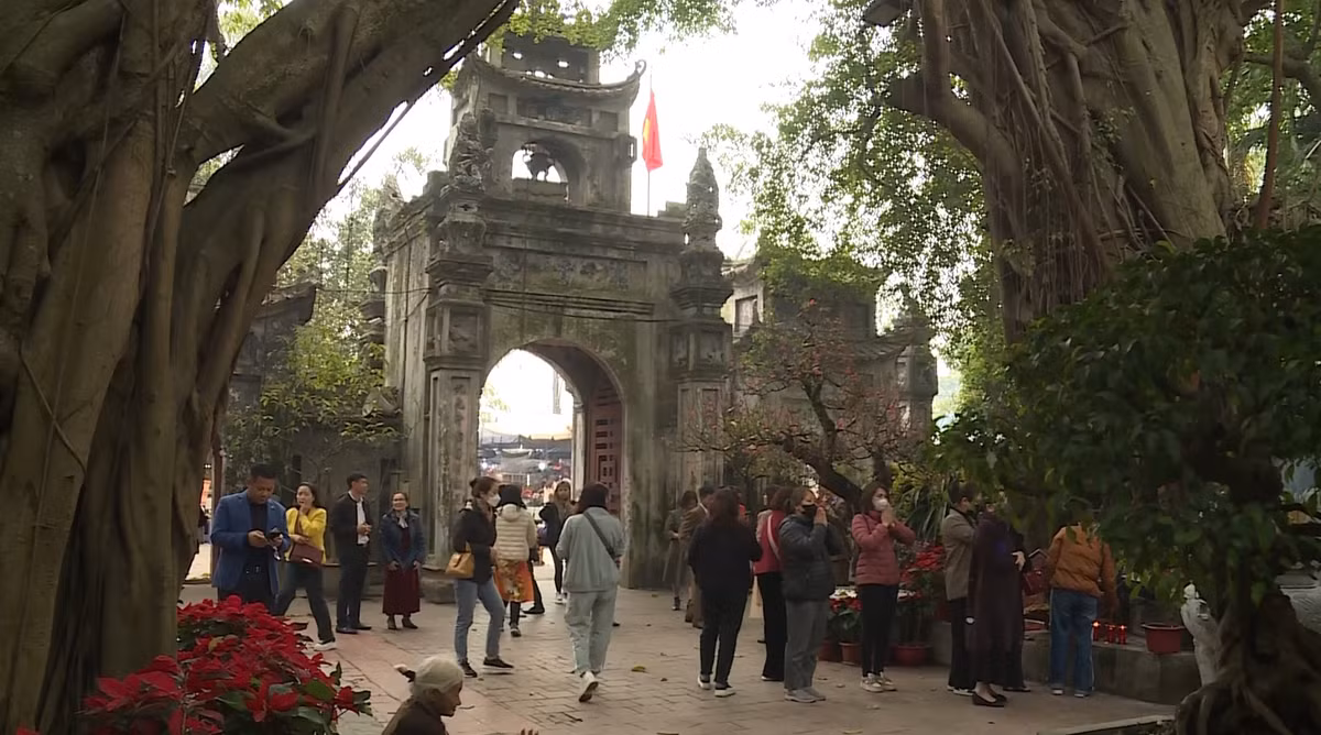 Bi an den Mau: Ngoi den linh thieng bac nhat o Hung Yen-Hinh-3