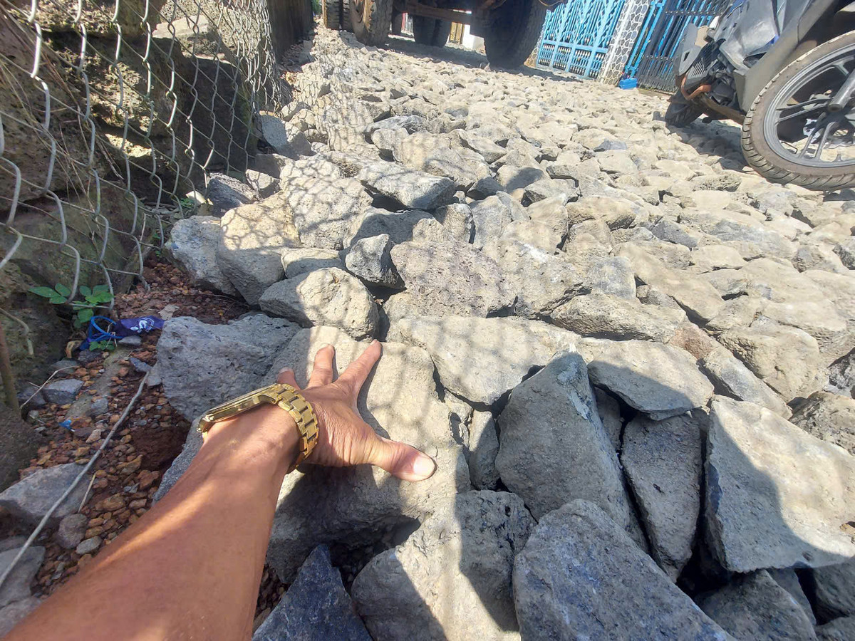 Đồng Nai: Cận cảnh đường nội đồng Đông Bắc thi công kém chất lượng - Hình 3 Dong Nai: Can canh duong noi dong Dong Bac thi cong kem chat luong-Hinh-3