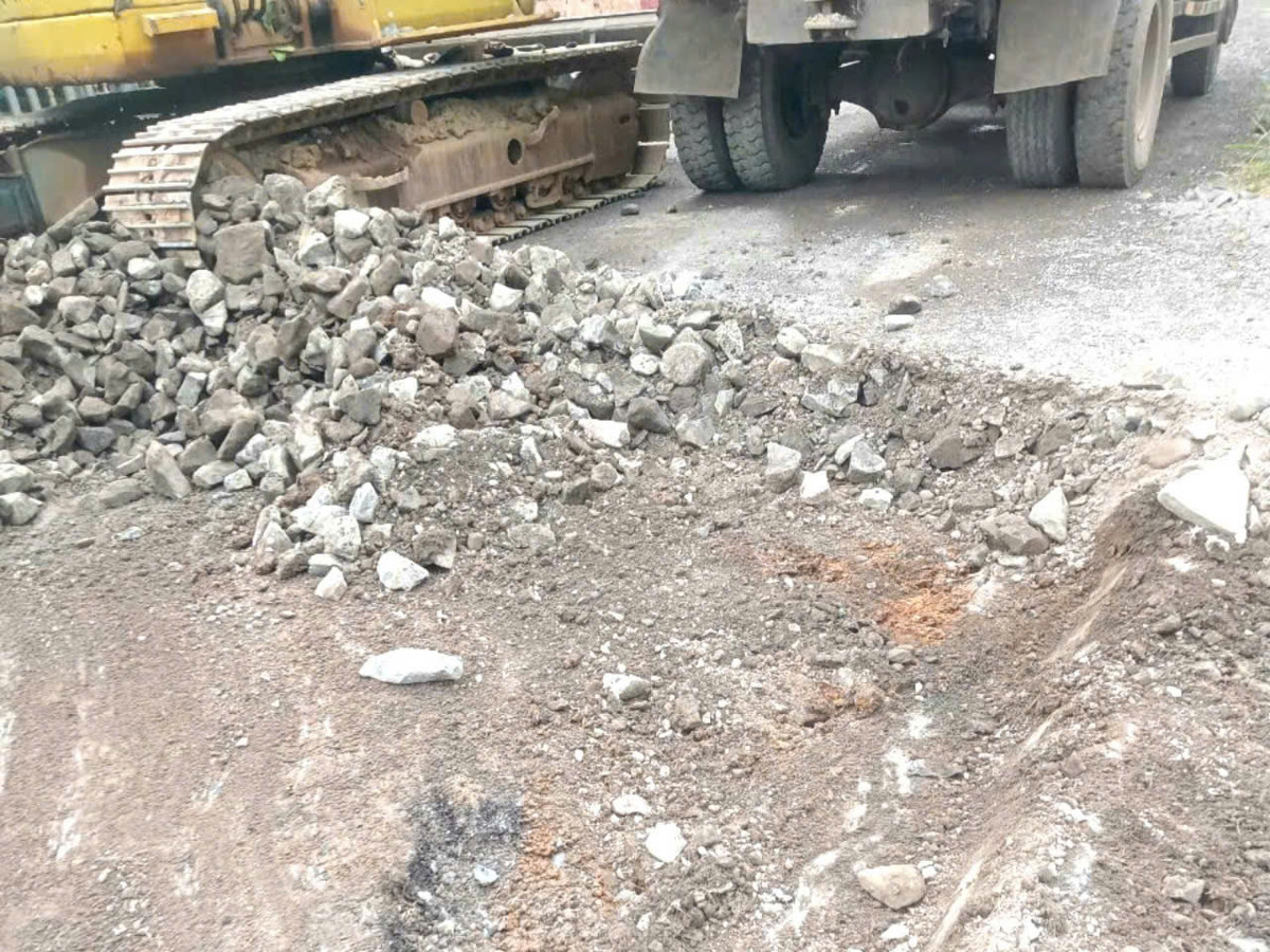 Đồng Nai: Cận cảnh đường nội đồng Đông Bắc thi công kém chất lượng - Hình 2 Dong Nai: Can canh duong noi dong Dong Bac thi cong kem chat luong-Hinh-2