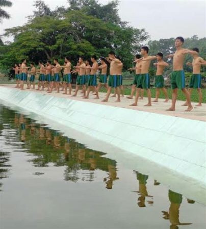 Bên cạnh các bãi tập thể lực tổng hợp, đơn vị còn xây dựng và cải tạo các hồ bơi.