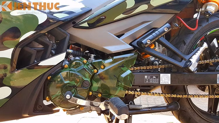 Lốc nồi phải được sơn màu lính giúp đồng màu với xe.