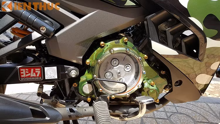 Khi khởi động, bộ nồi trong suốt tạo hiện ứng quay rất ấn tượng.