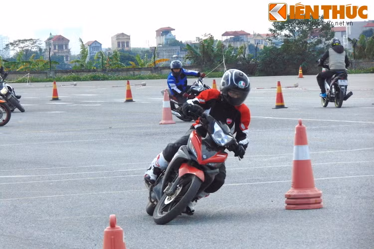 Giống như các buổi tập khác của HRS, những sa hình sẽ được bố trí trên sân của trường dạy lái xe Đỉnh Xuyên dựa trên các cọc tiêu.