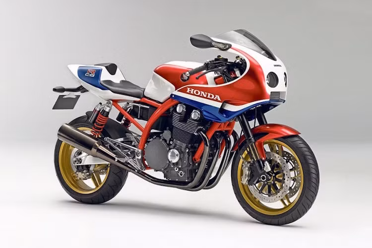 Mặc dù hiện tại, thời điểm ra mắt mẫu CB1100R chưa được ấn định nhưng theo ông Hirofumi Fukanaga - kỹ sư trưởng của dự án cho biết, ông đang cố gắng để đưa chiếc xe tới tay khách hàng trong thời gian sớm nhất.