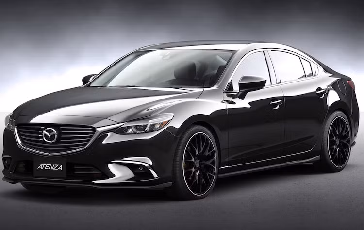 Tại thị trường Nhật Bản, Mazda 6 được bán với tên gọi Atenza. Để khiến Atenza trở nên nổi bật hơn, Mazda đã độ lại chiếc xe theo phong cách VIP với các món đồ chơi đơn giản.
