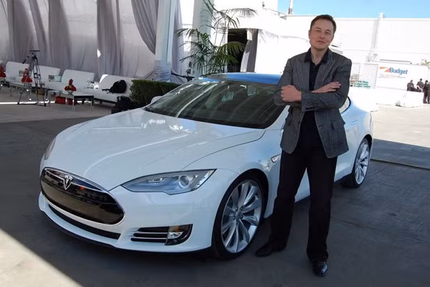 Nằm ở vị trí số 1 trong danh sách 10 hãng xe ôtô tốt nhất, được yêu thích nhất trong năm 2016 vừa qua chính là hãng xe điện Tesla. Thương hiệu Tesla được biết đến là hãng xe chuyên sản xuất các ôtô chạy điện.