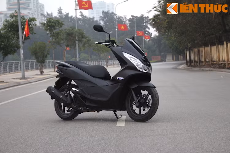 Trên phiên bản PCX 2016 mới nhất này, thiết kế của xe không có sự thay đổi so với model đời thứ hai từng xuất hiện.