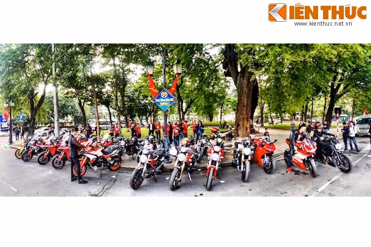 Được chính thức ra mắt vào ngày 10/10/2015, CLB những người sở hữu Ducati miền Bắc (Desmo Owners Club Northern Vietnam) Ducati chính thức được công nhận đầu tiên tại Việt Nam, nằm trong tổ chức D.O.C toàn cầu, quy tụ tất cả những người sử dụng và yêu thương hiệu Ducati.