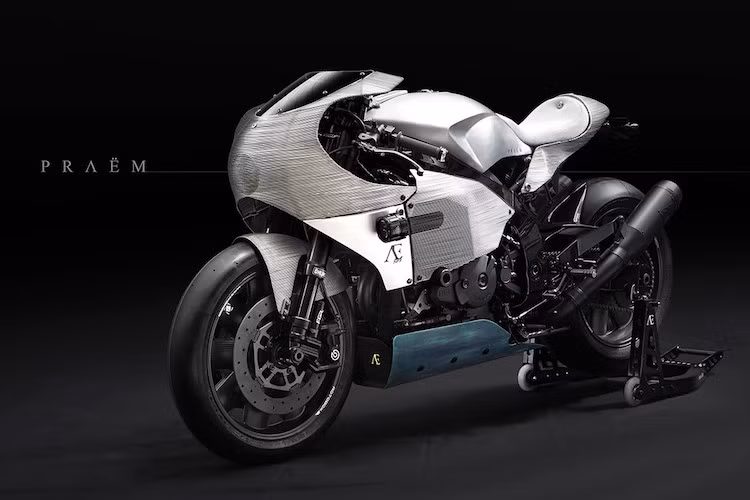 Theo Sylvain, anh và người em của mình đã mất tổng cộng hơn 4000 giờ để tạo ra Praem SP3. Anh so sánh chiếc xe của mình với Aston Martin DB9: mạnh mẽ, tốc độ nhưng thanh lịch và không bao giờ lỗi mốt.