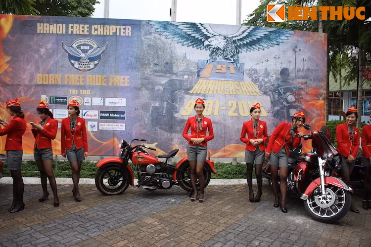 Cách đây 1 năm, tổ chức Free Chapter Toàn Cầu có nguồn gốc từ Hamburg, Đức, hoạt động hơn 25 năm qua đã chính thức công nhận CLB Hanoi Free Chapter là một phần trong tổ chức của những người chơi xe Harley-Davidson tự do trên toàn Thế giới.
