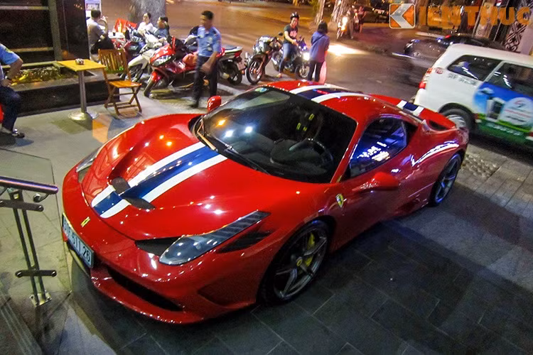 Thân của siêu xe này được thiết kế bởi Pininfarina. Phía trước và phía sau được tính toán để cân bằng lực ép xuống mặt đường.