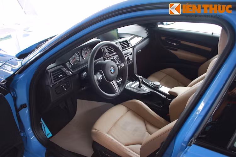 Bên trong nội thất của M3 cũng có khá nhiều điểm đặc biệt so với bao chiếc BMW 3 Series hiện đang lưu hành ngoài phố.