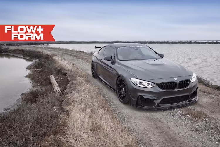 Hiện tại, M4 đang được bán với 2 phiên bản là bản thường và bản GTS thể thao hơn, với ngoại hình gần với xe đua và một số cải tiến mới để tăng hiệu năng trên đường đua.