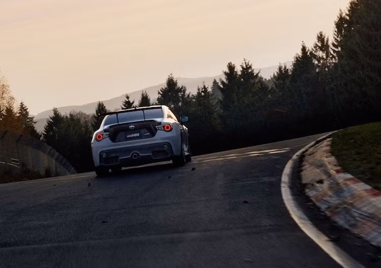 Tại Nhật, giá một chiếc GRMN 86 là 6,58 triệu yên (tương đương 1,24 tỷ đồng).