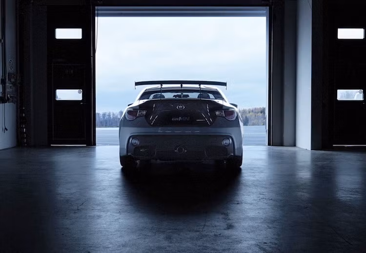 Dù vẫn sử dụng động cơ 4 xi-lanh Boxer nằm ngang nạp khí tự nhiên nhưng nhờ một số cải tiến, công suất của GRMN 86 đã đạt 213 mã lực và mô-men xoắn cực đại 217 Nm.