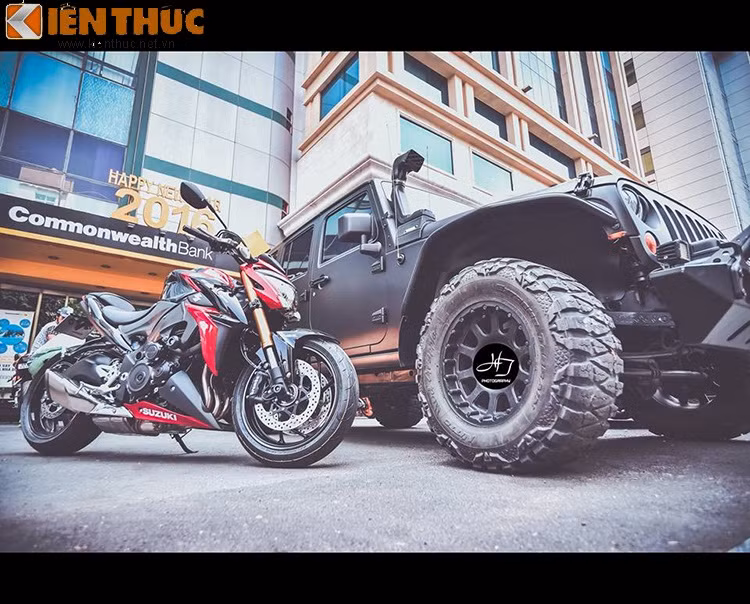 Xe vẫn sử dụng phuộc Upside Down phía trước với hành trình 43mm, dĩa kép và phanh 4piston.