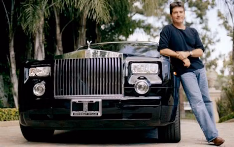 Hiện tại, ông đang có trong tay chìa khóa của không chi 1, mà là 2 chiếc Phantom Sedan. Một chiếc được Cowell sử dụng ở Los Angeles và chiếc còn lại nằm ở London. Ngoài ra, Simon còn có một chiếc Phantom Drophead Coupe mui trần.