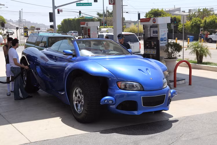 Dù "xấu thậm tệ" nhưng hiện nay, siêu xe Youabian Puma vẫn đang được người thiết kế ra nó treo giá lên tới 895.000 USD (tương đương 20,1 tỷ đồng). Với số tiền này, một người có thể mua được chiếc siêu xe đỉnh cao Porsche 918 Spyder khi nó vẫn còn được bán, và thậm chí vẫn thừa tới 50.000 USD (845.000 USD).