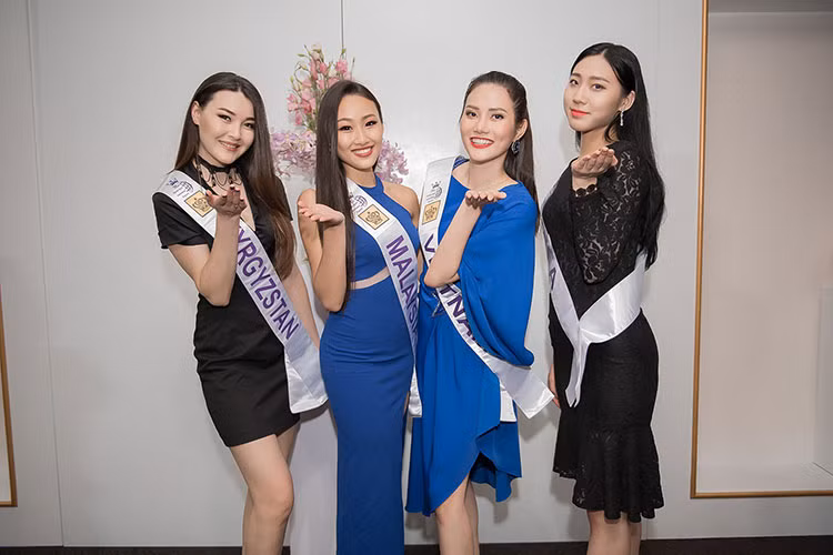 Diệu Linh và các thí sinh của cuộc thi đều tỏ ra hào hứng với các hoạt động.