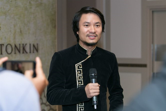 Đạo diễn Nhật Nam trong ngày ra mắt vở thực cảnh.