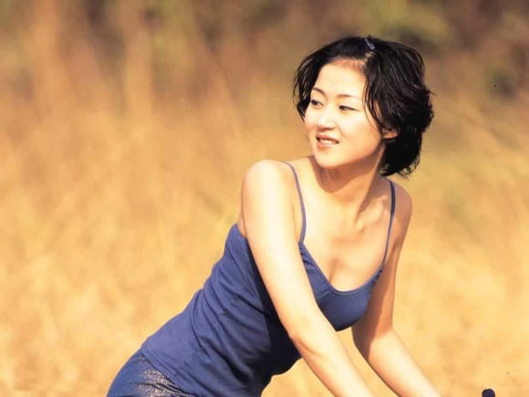 Sự nghiệp của Vạn Ỷ Văn lên như diều gặp gió. Cô nhận được những kịch bản chất lượng hơn như: Bích huyết Bao thanh thiên, Tôi có hẹn với mùa xuân, Rồng đổi màu… Những tác phẩm này được coi là tiêu biểu trong hơn 30 năm tồn tại của ATV.