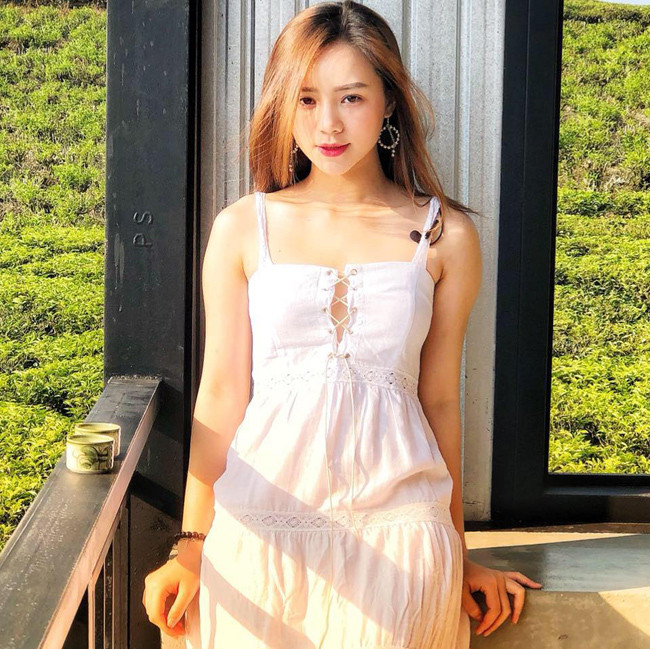 Phong cách đời thường của hot girl nhận được nhiều khen ngợi vì năng động, trẻ trung.