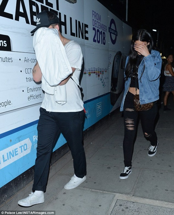 Brooklyn đưa bạn gái hơn 10 tuổi Lexy Panterra đi chơi ở hộp đêm nhưng không may gặp ngay cô người yêu cũ Tallia Storm.