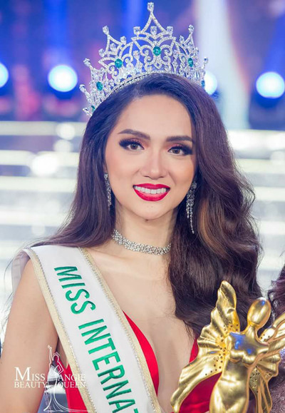 Tân Hoa hậu chuyển giới Quốc tế Hương Giang.