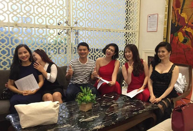 Dàn diễn viên Phía trước là bầu trời hội ngộ sau khi phim gây bão. Ảnh: FBNV.