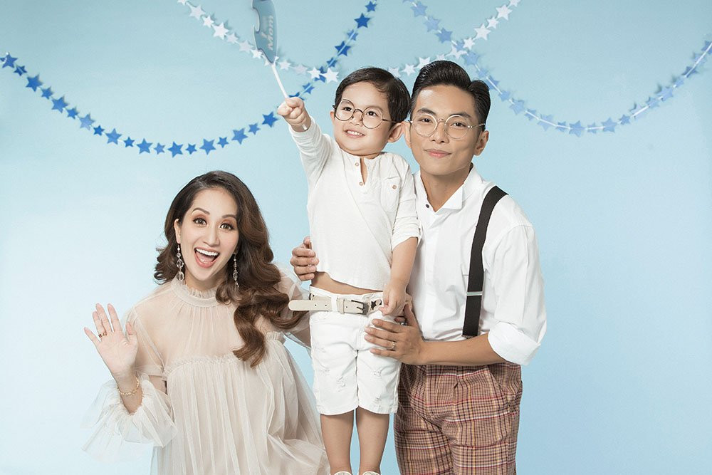 Một khoảnh khắc lãng mạn riêng tư của Khánh Thi và Phan Hiển.