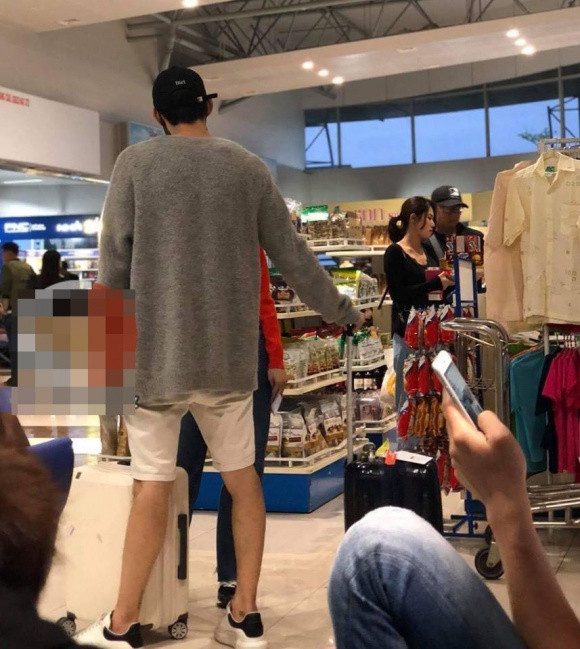 Những bức hình này khiến người hâm mộ càng thêm nghi ngờ việc cả hai đang hẹn hò. Đây không phải là lần đầu tiên cặp đôi bị bắt gặp bên nhau. Trước đó, Chi Pu - Jin Ju Hyung thường xuyên bị lộ ảnh diện đồ đôi, hẹn hò bí mật ở cả trong nước lẫn nước ngoài. Thậm chí, báo Hàn cũng quan tâm và cho rằng cặp đôi đang hẹn hò.