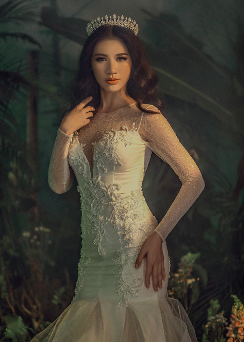 Riêng chuyện làm đám cưới, Trang Trần tâm sự cả hai bên gia đình đã gặp gỡ nhau và đến thời điểm thích hợp cô sẽ tổ chức, chia sẻ rộng rãi đến tất cả mọi người.