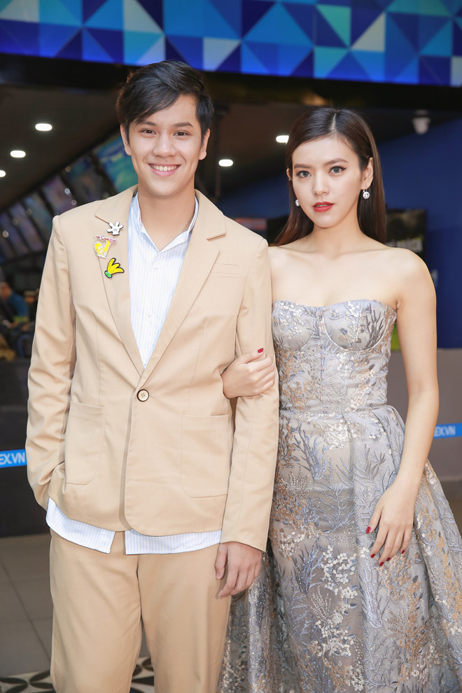 Trúc Anh và Nanon Korapat khá thân thiết với nhau do nữ diễn viên có thời gian sống tại Thái Lan và nói rất tốt tiếng Thái. Cô cũng phát biểu bằng tiếng Thái trong sự kiện ra mắt phim, về sự tương đồng giữa showbiz Việt và Thái Lan.