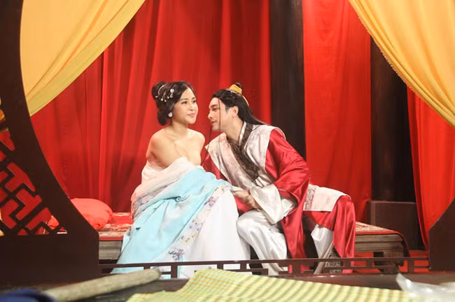 Nhân vật nữ chính là Kim Tiêm (bản gốc là Phan Kim Liên) do Diệu Linh thủ vai.