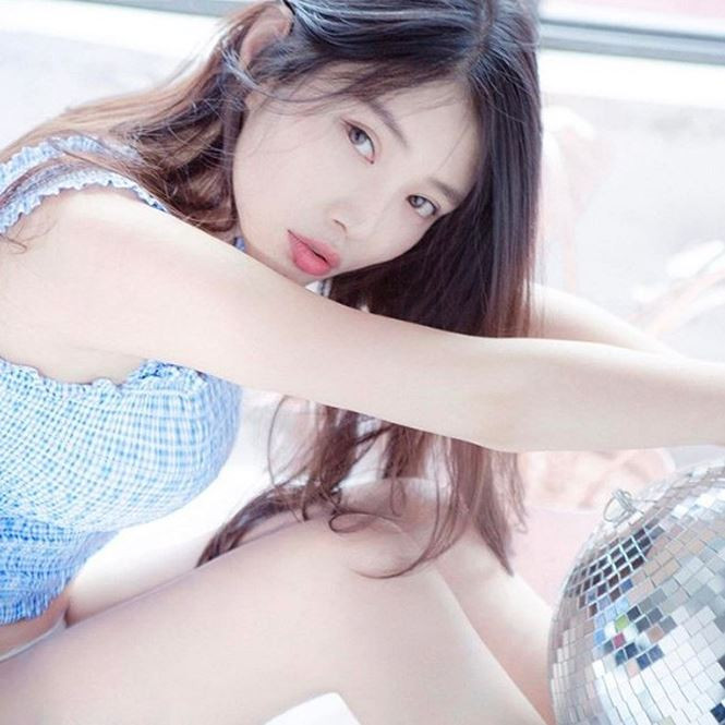 Chính nhờ những hình ảnh này mà cô nàng có cơ hội xuất hiện trong một vài phim truyền hình.