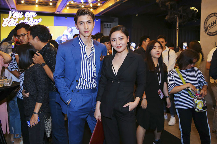 Diễn viên Bình An và Văn Mai Hương.