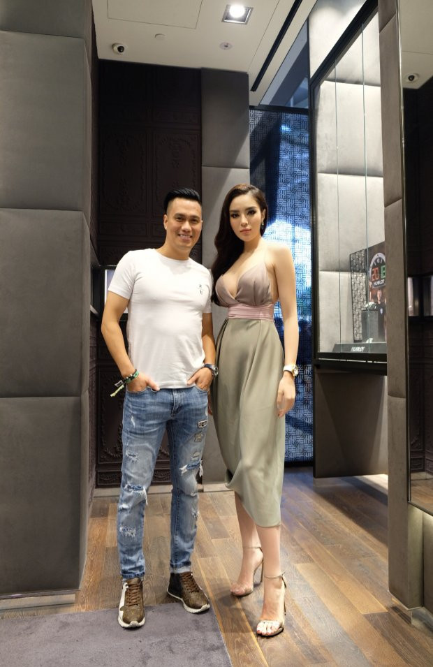 Kỳ Duyên và Việt Anh trò chuyện khá vui vẻ, dù ban đầu cô gọi anh thành… Phan Hải.