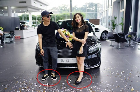 Đôi giày này Hoài Lâm và Bảo Ngọc từng mang. Đôi giày này Hoài Lâm và Bảo Ngọc từng mang.