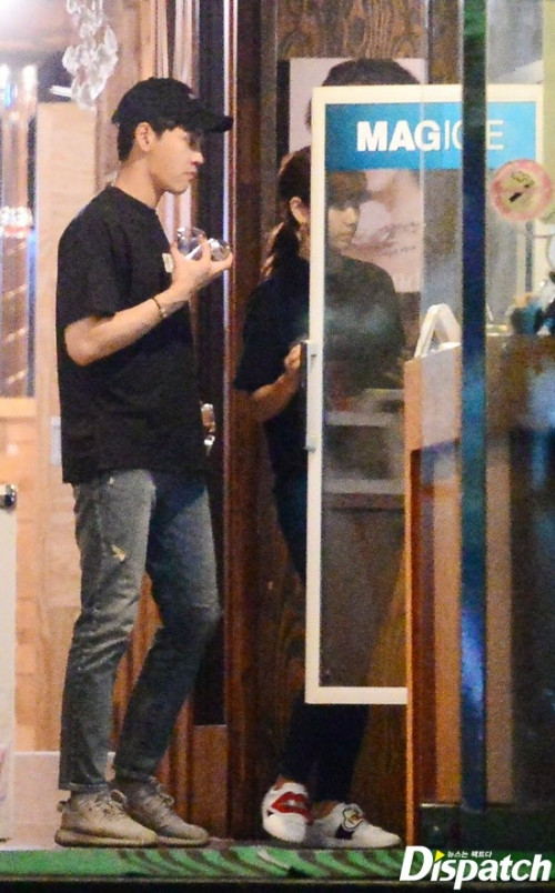 Bạn thân của cặp đôi giải thích vì họ không muốn công khai chuyện tình cảm vì hoàn cảnh cá nhân.