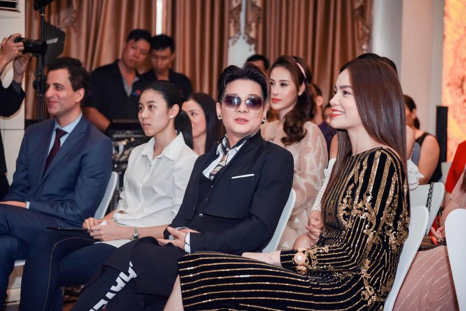 Vũ Hà cho biết từ lúc mới vào nghề cho đến hiện tại Hà Hồ luôn là người luôn biết trước, biết sau.