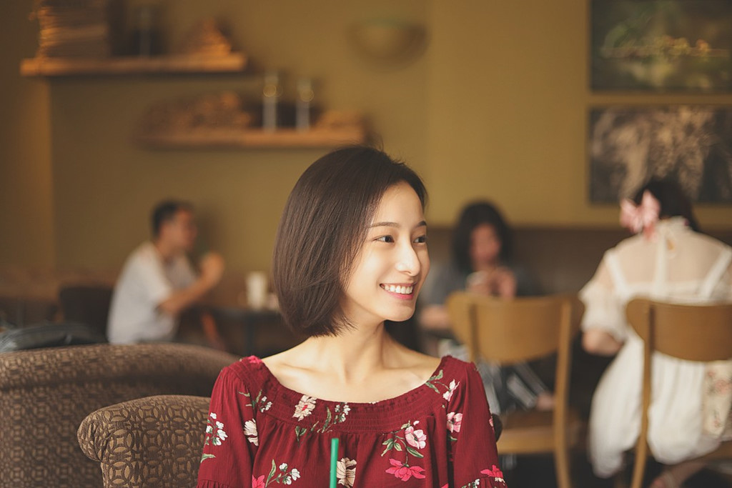 Khương Tử Tân sinh năm 1996, là em út trong dàn diễn viên Diên Hi công lược. Là gương mặt khá mới trong làng phim Hoa ngữ nhưng Khương Tử Tân lại là hot Weibo 9X. Trên Weibo, cô có lượng người hâm mộ lớn.