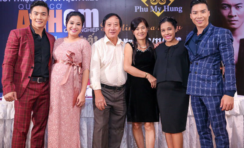 Cha mẹ bên vợ chồng Quốc Cơ, Quốc Nghiệp. Ảnh: NVCC.