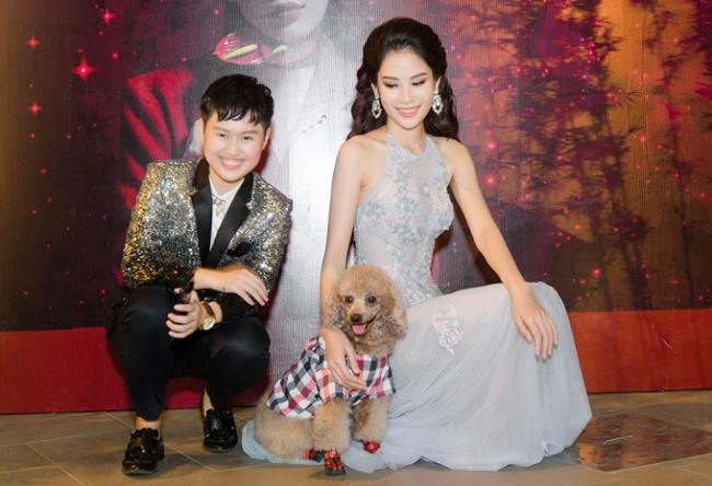 Hiện Nam Anh và người yêu đồng giới đang rất hạnh phúc, cả hai thường xuyên sánh vai xuất hiện tại nhiều sự kiện giải trí.