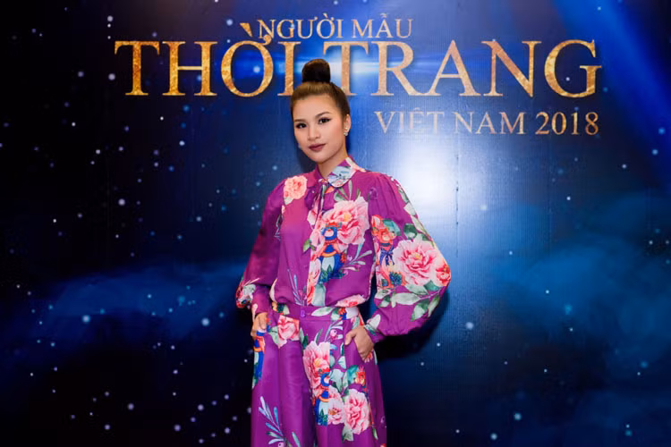 Ngày 25/3, BTC cuộc thi "Người mẫu thời trang Việt Nam" đã tổ chức buổi công bố Top 30 thí sinh lọt vào vòng chung kết. Sự kiện quy tụ đông đảo sao Việt.