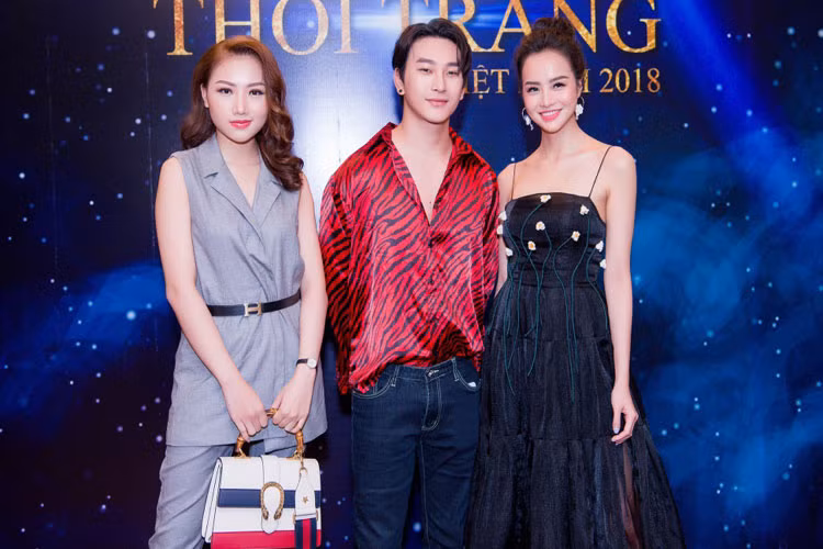 Hoàng Thu Thảo cũng góp mặt trong sự kiện.